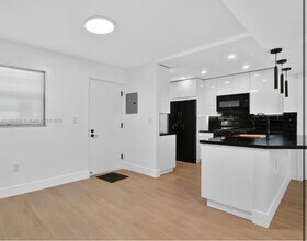 13020 SW 92nd Ave in Miami, FL - Building Photo - Building Photo
