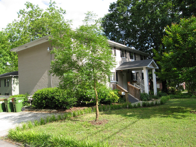 237 Kirkwood Rd in Atlanta, GA - Foto de edificio - Building Photo