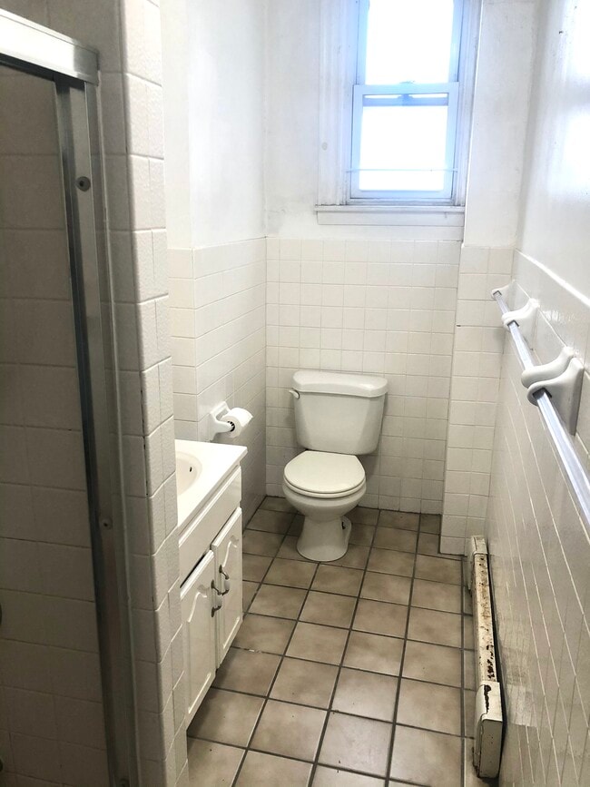 14 Smythe St, Unit 3 in Brookline, MA - Foto de edificio - Building Photo