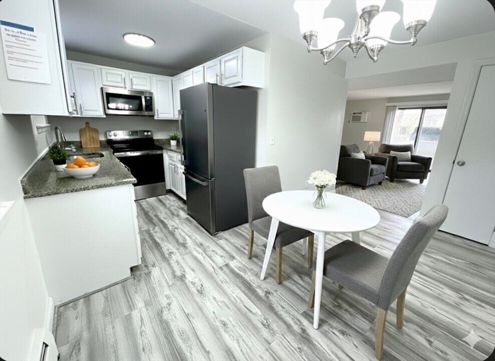 96 Charles River Rd in Waltham, MA - Building Photo