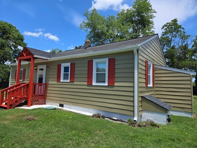 2347 Bolden Dr in Gloucester Point, VA - Building Photo - Building Photo