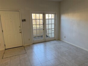 2121 El Paseo St in Houston, TX - Building Photo - Building Photo