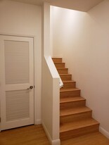 5502 Caminito Sandwaves in San Diego, CA - Building Photo