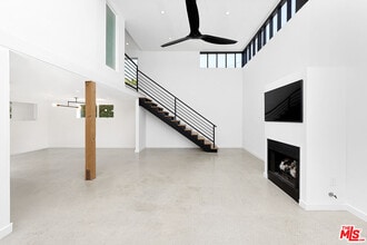 519 1/2 San Juan Ave in Los Angeles, CA - Building Photo - Building Photo