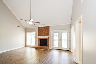 8779 Cherry Spring Dr in Memphis, TN - Building Photo - Building Photo