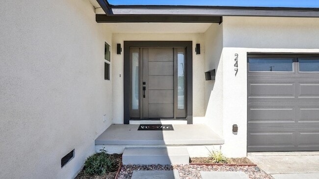 247 S Date St E in Anaheim, CA - Building Photo - Building Photo