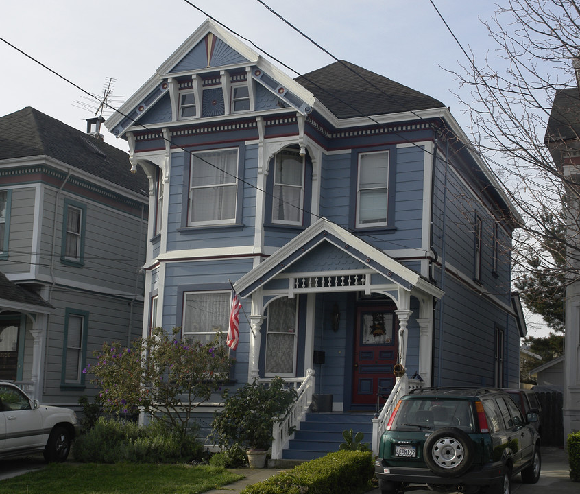 2254 Buena Vista Ave in Alameda, CA - Building Photo