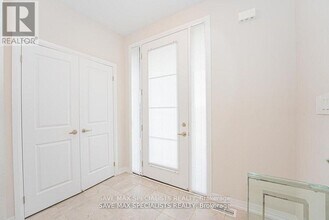 298 Newman Dr in Cambridge, ON - Building Photo - Building Photo