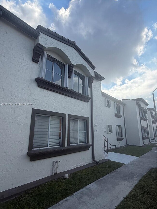 1181 NW 125th Pl-Unit -203 in Miami, FL - Building Photo - Building Photo
