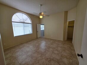 2410 Piedmont Lakes Blvd in Apopka, FL - Foto de edificio - Building Photo
