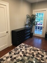 Charming Apartments in the Heart of Virgin in Atlanta, GA - Foto de edificio - Interior Photo