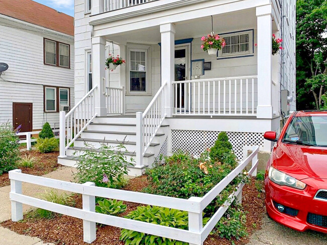 8 Wyvern St, Unit 3
