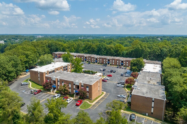 Camden Hills in Fredericksburg, VA - Foto de edificio - Building Photo