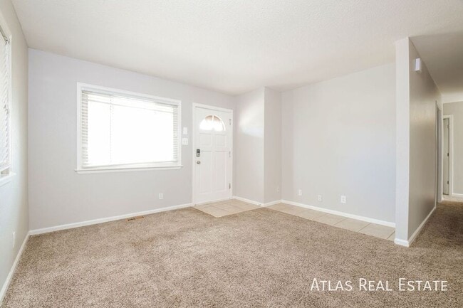 1710 Hoffman Way in Thornton, CO - Building Photo - Building Photo