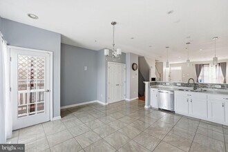 554 Ellison Ct in Frederick, MD - Foto de edificio - Building Photo