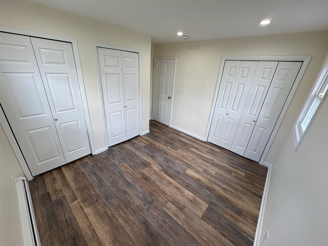 1542 Potter Blvd, Unit 1 in Bay Shore, NY - Building Photo - Building Photo