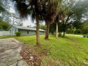 5106 Sanibel Ave in Fort Pierce, FL - Building Photo - Building Photo