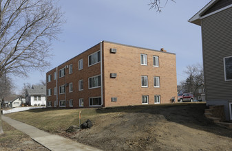 3709 Jackson St NE in Columbia Heights, MN - Building Photo - Building Photo