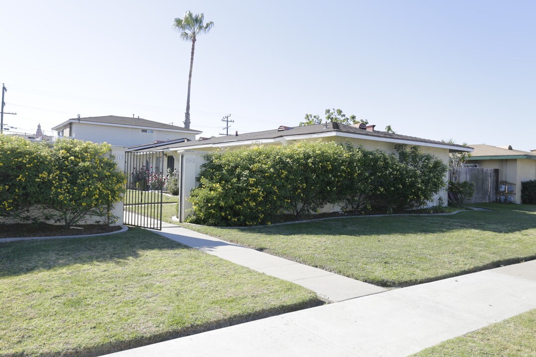 7802 Ronald Dr in Huntington Beach, CA - Building Photo