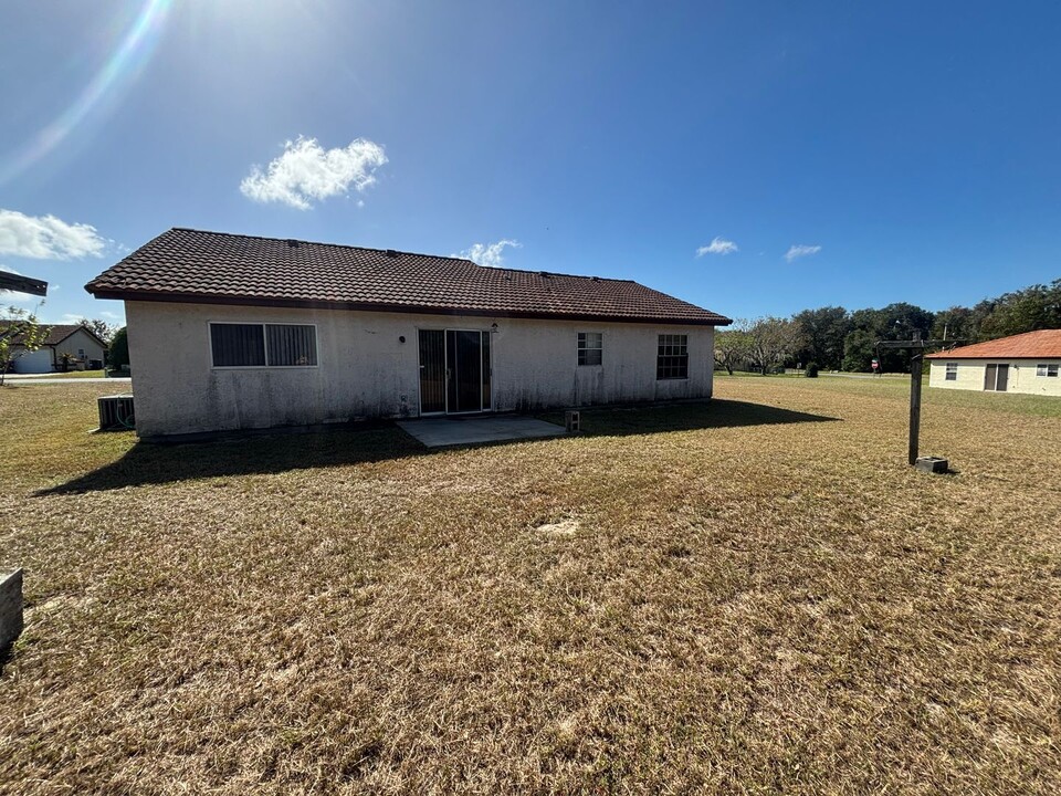 104 Emerald Rd in Ocala, FL - Building Photo