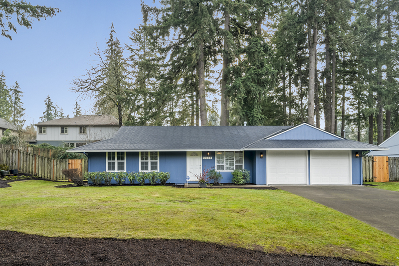 5568 SW Fernbrook Way in Lake Oswego, OR - Building Photo