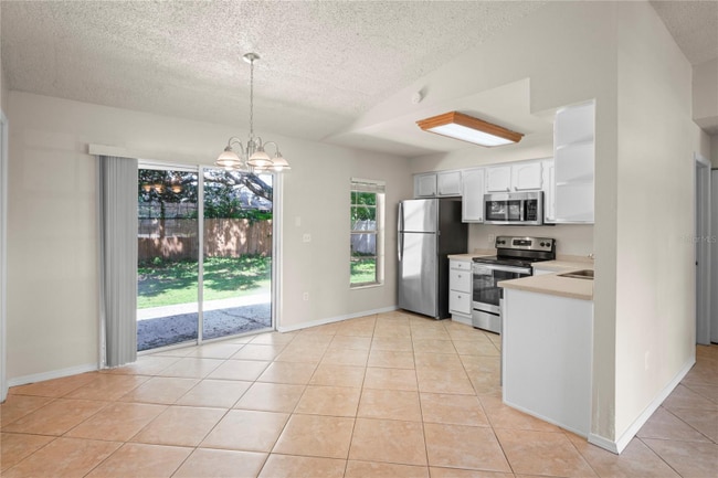 4932 Hi Vista Cir in Tampa, FL - Building Photo - Building Photo