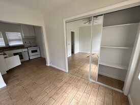 2118 1/2 Daly St in Los Angeles, CA - Building Photo