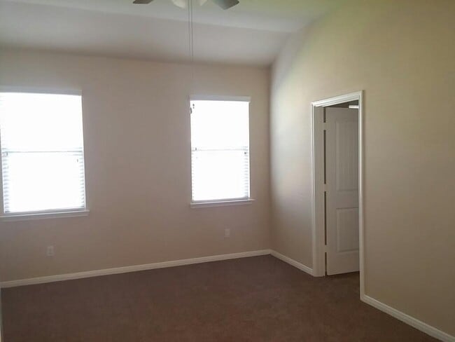 9451 Elliot's Ct in Conroe, TX - Building Photo - Building Photo