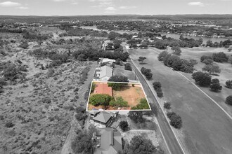 113 W Bluebonnet Rd in Horseshoe Bay, TX - Building Photo - Building Photo