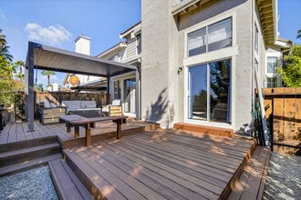 151 Buck Ct in Fremont, CA - Foto de edificio - Building Photo