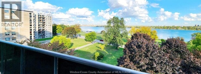 property at 3905 Riverside Dr E