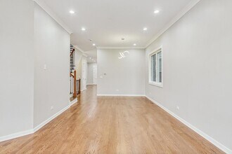 6626 S Ingleside Ave in Chicago, IL - Building Photo - Building Photo