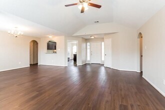 9808 Woodhollow Dr in Conroe, TX - Building Photo - Building Photo