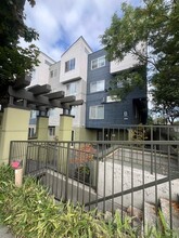 Jefferson Court in Seattle, WA - Building Photo - Interior Photo