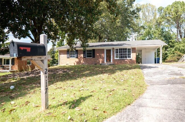 property at 2917 Cambridge Dr SW
