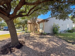 100 Sunbird Ct in Georgetown, TX - Building Photo - Building Photo