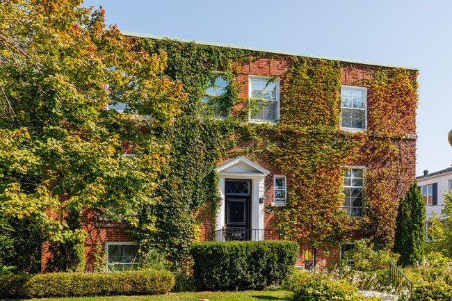 351 Metcalfe Av in Westmount, QC - Building Photo - Building Photo