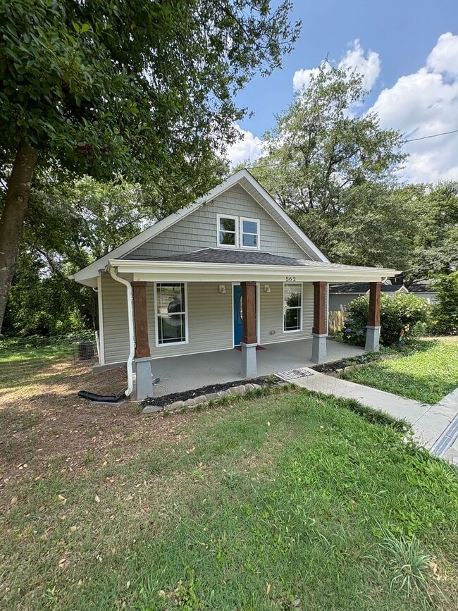 562 Lowndes Hill Rd in Greenville, SC - Building Photo - Building Photo