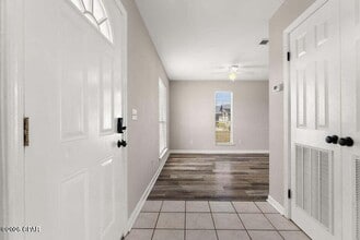 9110 Sunshine Dr in Youngstown, FL - Building Photo - Building Photo