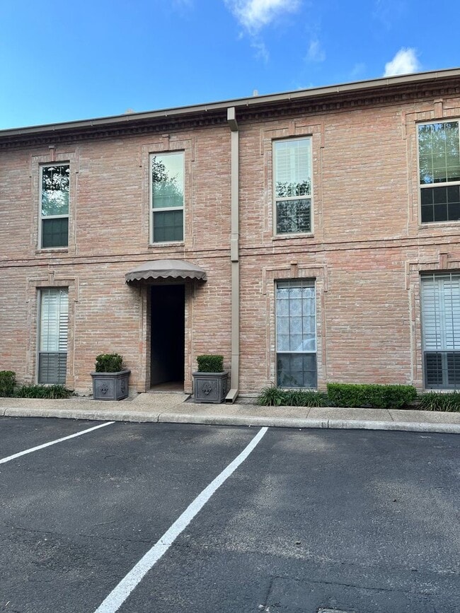 7707 Broadway