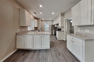 19002 Ridge Trail Ln in Houston, TX - Building Photo - Building Photo