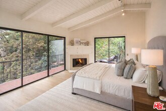 9305 Beverlycrest Dr in Beverly Hills, CA - Building Photo - Building Photo