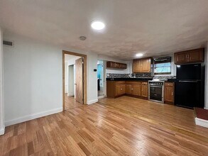 47 Bickford Ave, Unit basementunit in Revere, MA - Building Photo - Building Photo