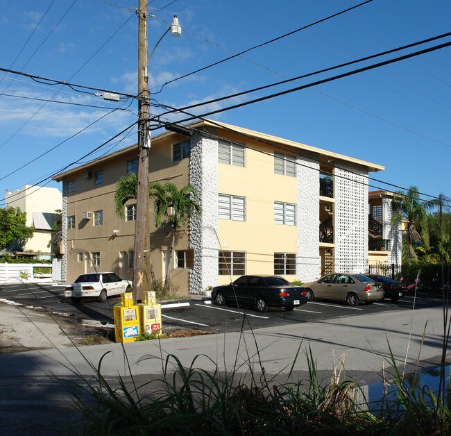 1180 NE 1st St in Fort Lauderdale, FL - Building Photo - Building Photo