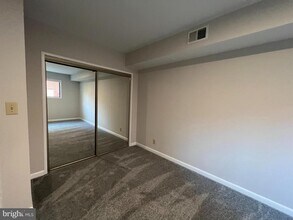 2704 Dartmouth Rd in Alexandria, VA - Building Photo - Building Photo