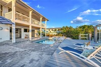 2736 Gulfview Dr in Naples, FL - Foto de edificio - Building Photo