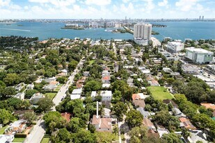 871 NE 81st St in Miami, FL - Building Photo