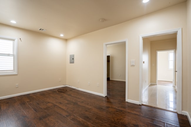 467 Hawthorne Ave in Newark, NJ - Building Photo - Building Photo