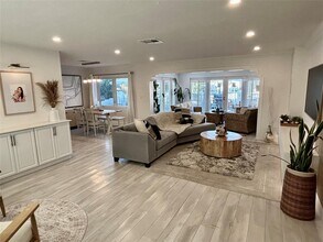 1473 NE 53rd Ct in Oakland Park, FL - Building Photo - Building Photo