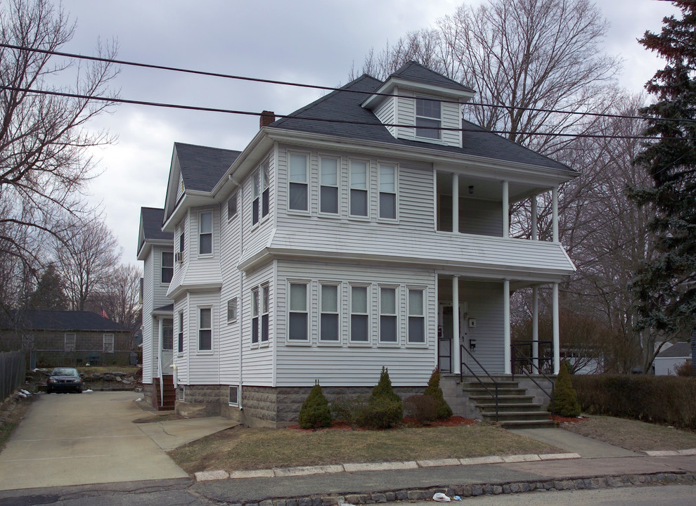 14 Kelly St in Taunton, MA - Building Photo